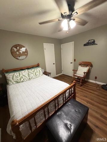 18 SE 6th Street Linton IN 47441