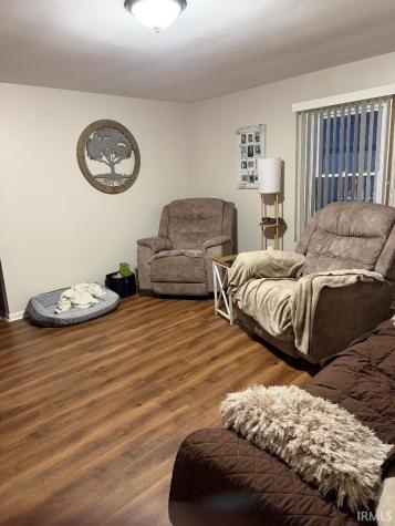 18 SE 6th Street Linton IN 47441