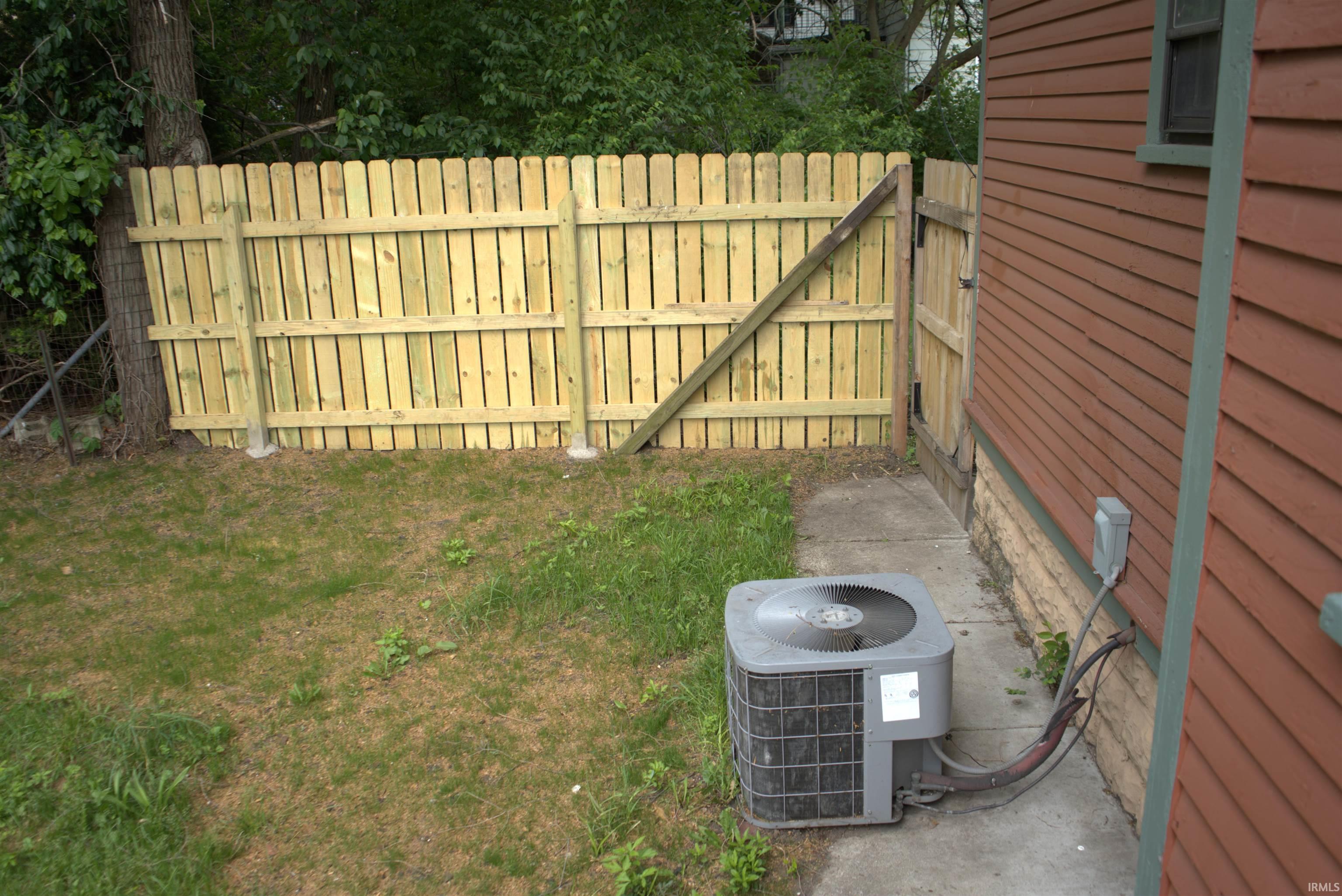 1004 W Lasalle Court South Bend IN 46616