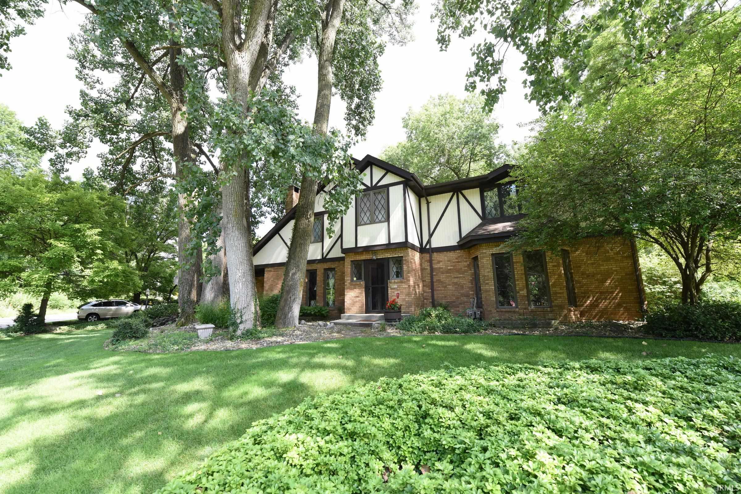 1306 Clayton Drive South Bend IN 46614