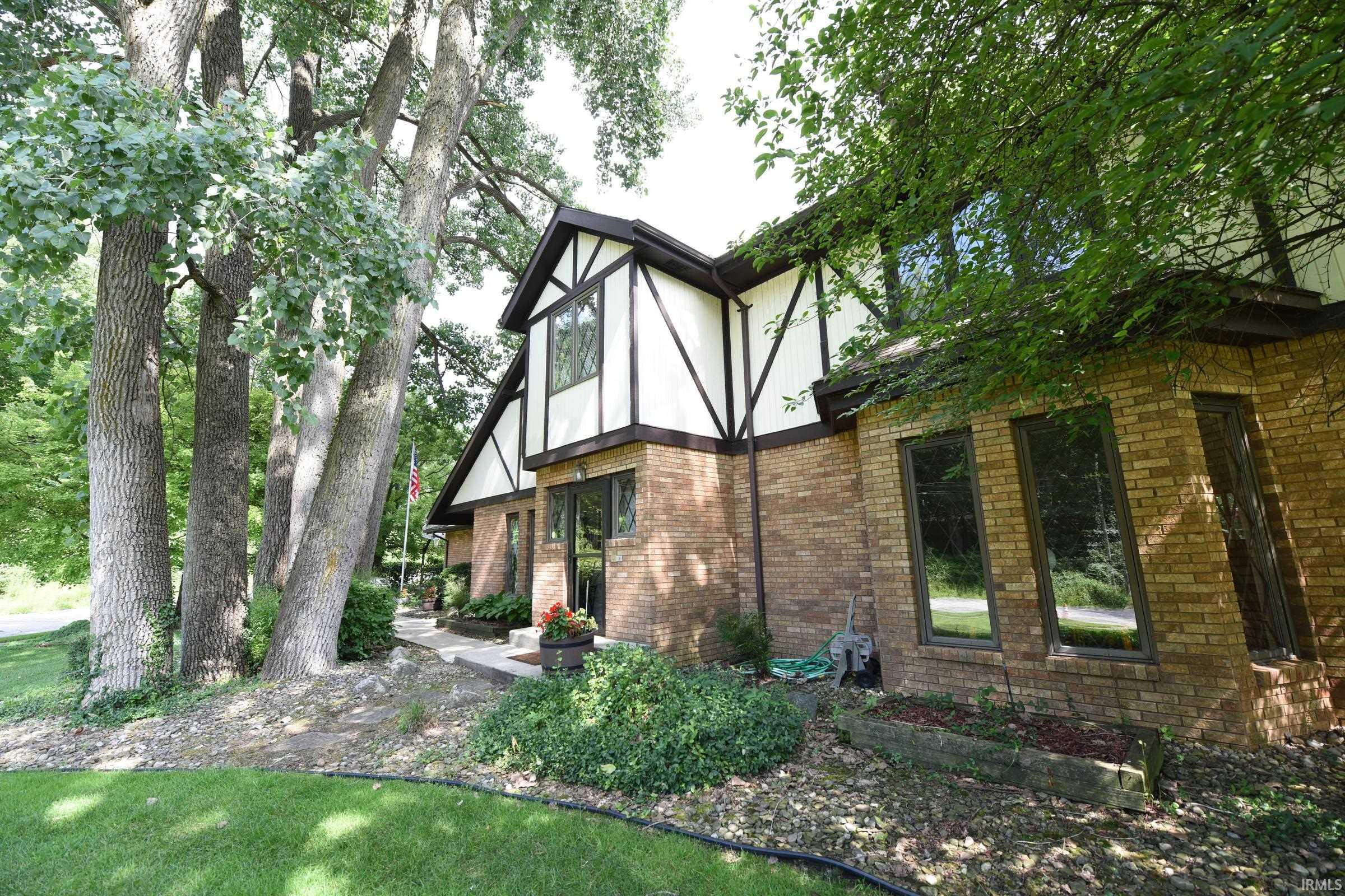1306 Clayton Drive South Bend IN 46614