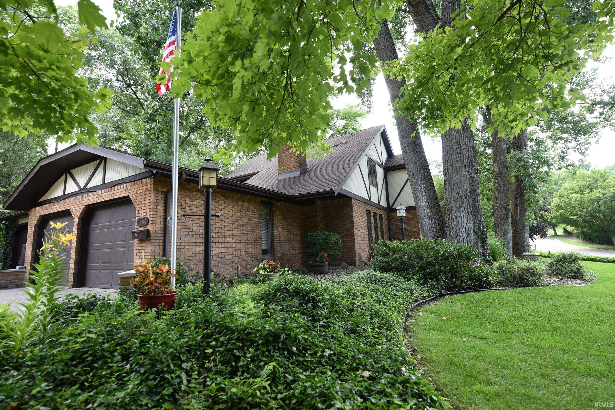 1306 Clayton Drive South Bend IN 46614