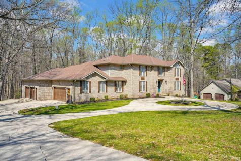 245 The Woods Bedford IN 47421