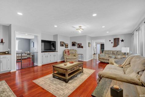 245 The Woods Bedford IN 47421