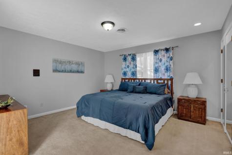 245 The Woods Bedford IN 47421