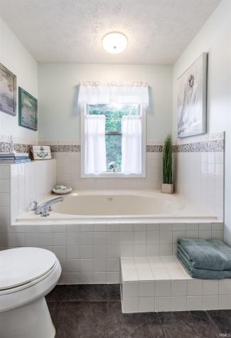 3212 Roselawn Drive Evansville IN 47711