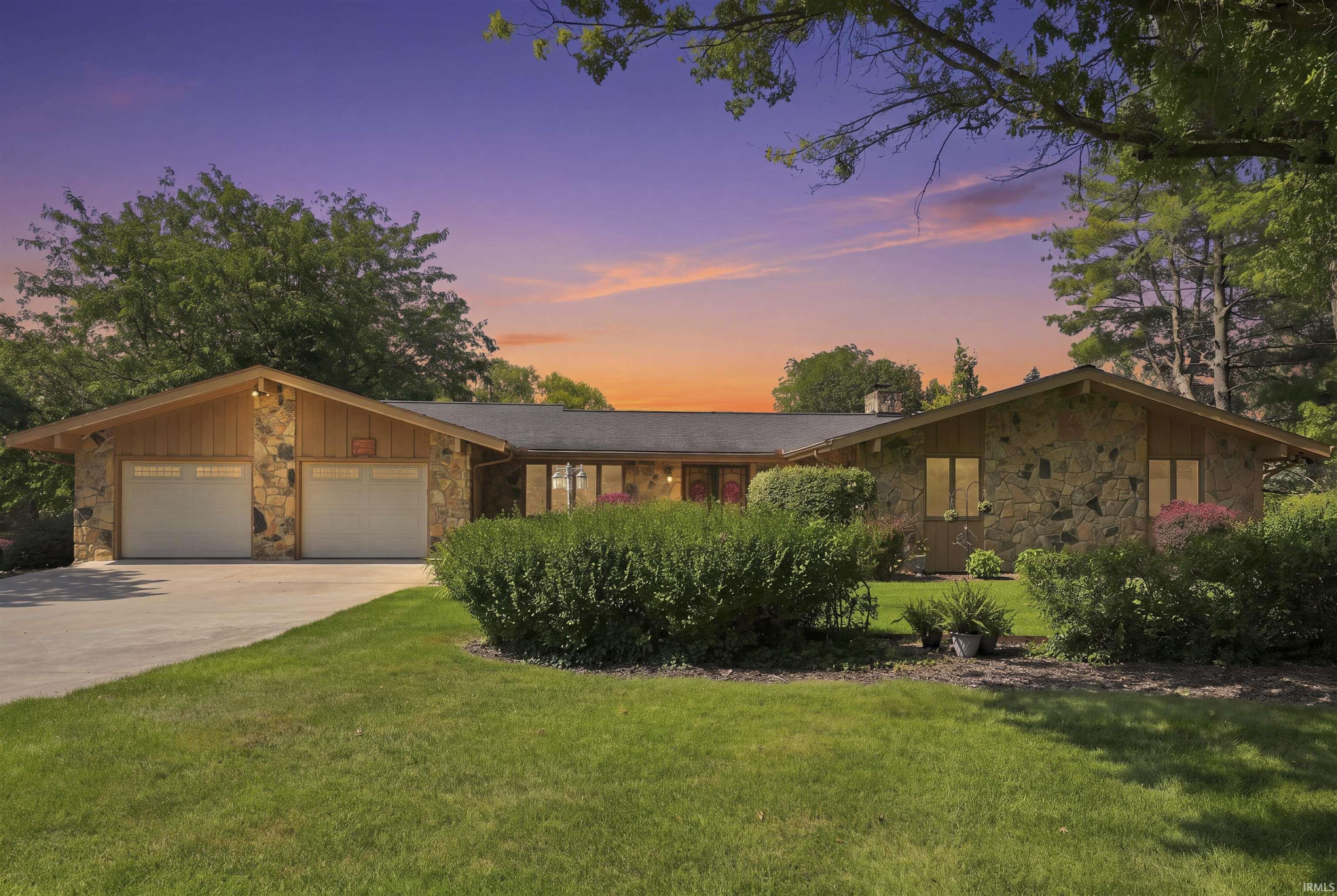 1919 Deer Trail Warsaw IN 46580