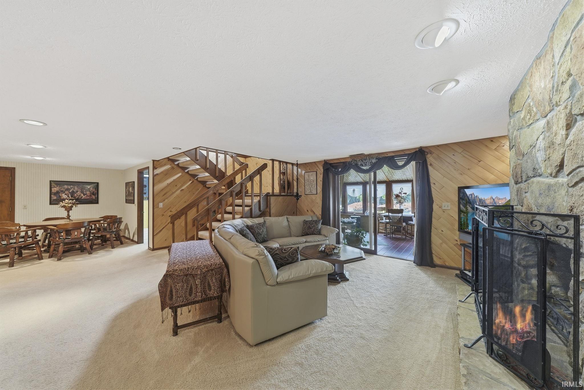1919 Deer Trail Warsaw IN 46580