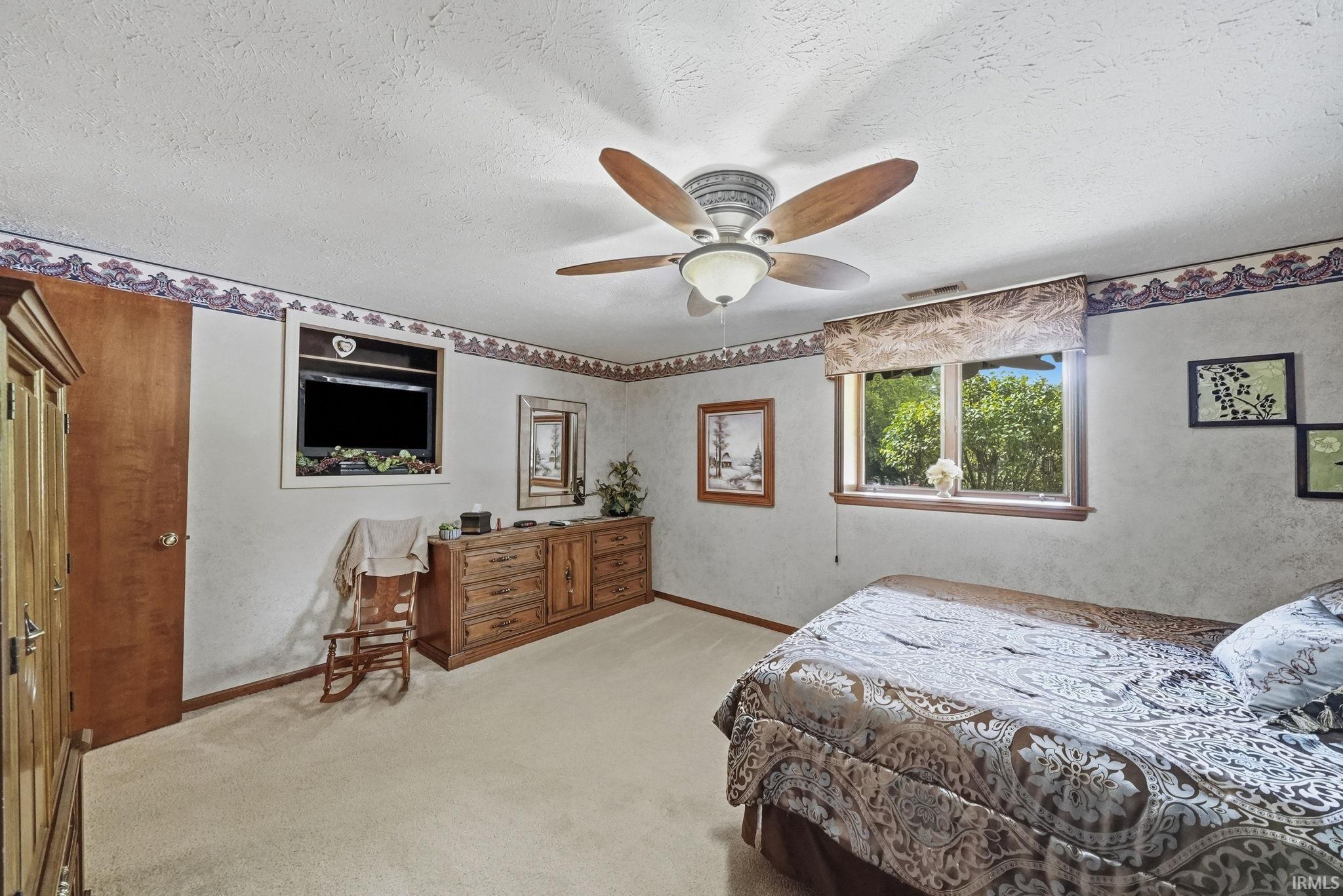 1919 Deer Trail Warsaw IN 46580