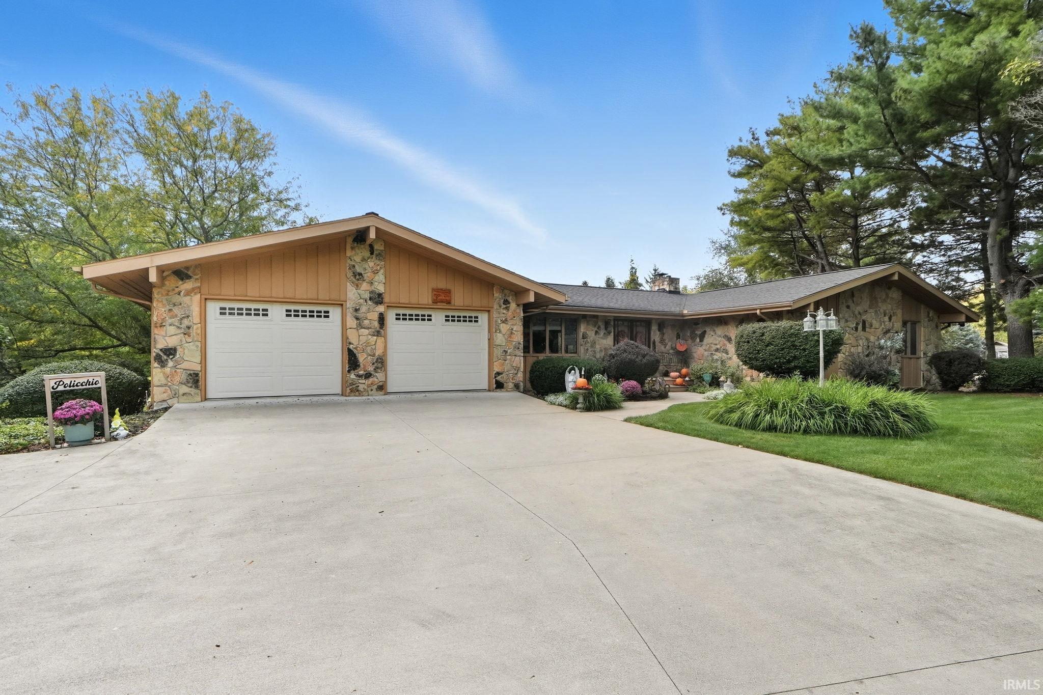 1919 Deer Trail Warsaw IN 46580