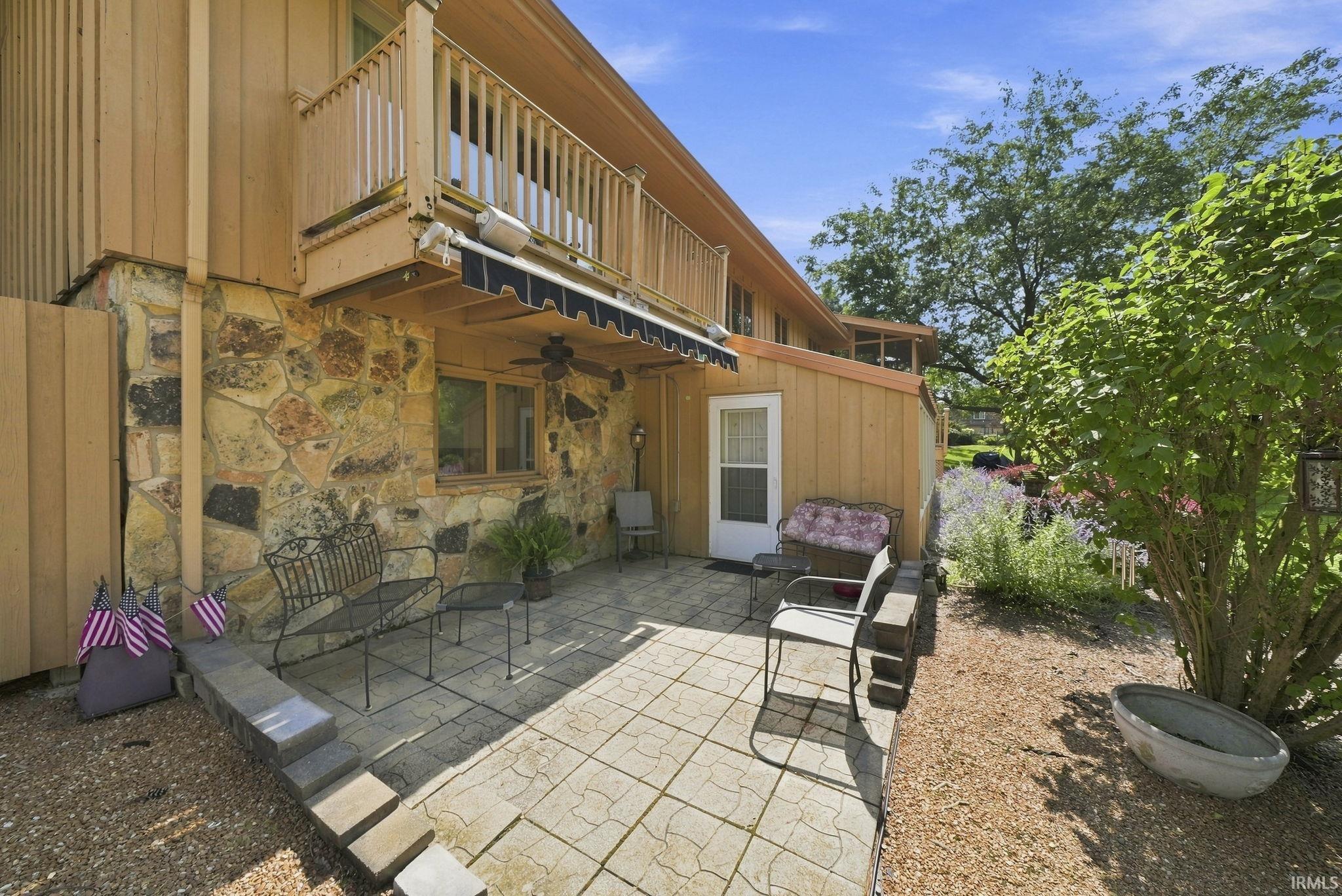 1919 Deer Trail Warsaw IN 46580