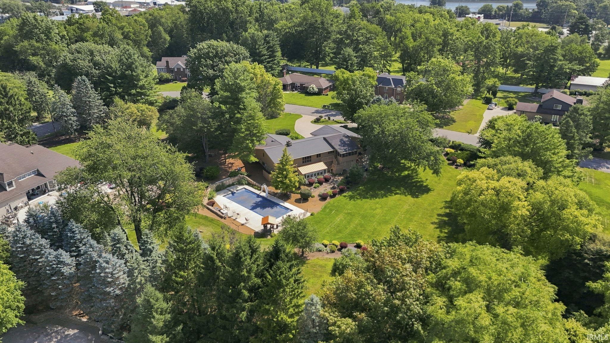 1919 Deer Trail Warsaw IN 46580