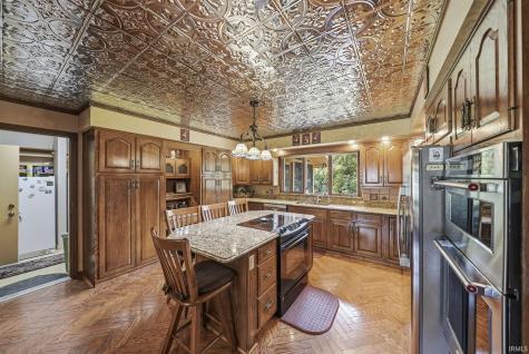 1919 Deer Trail Warsaw IN 46580