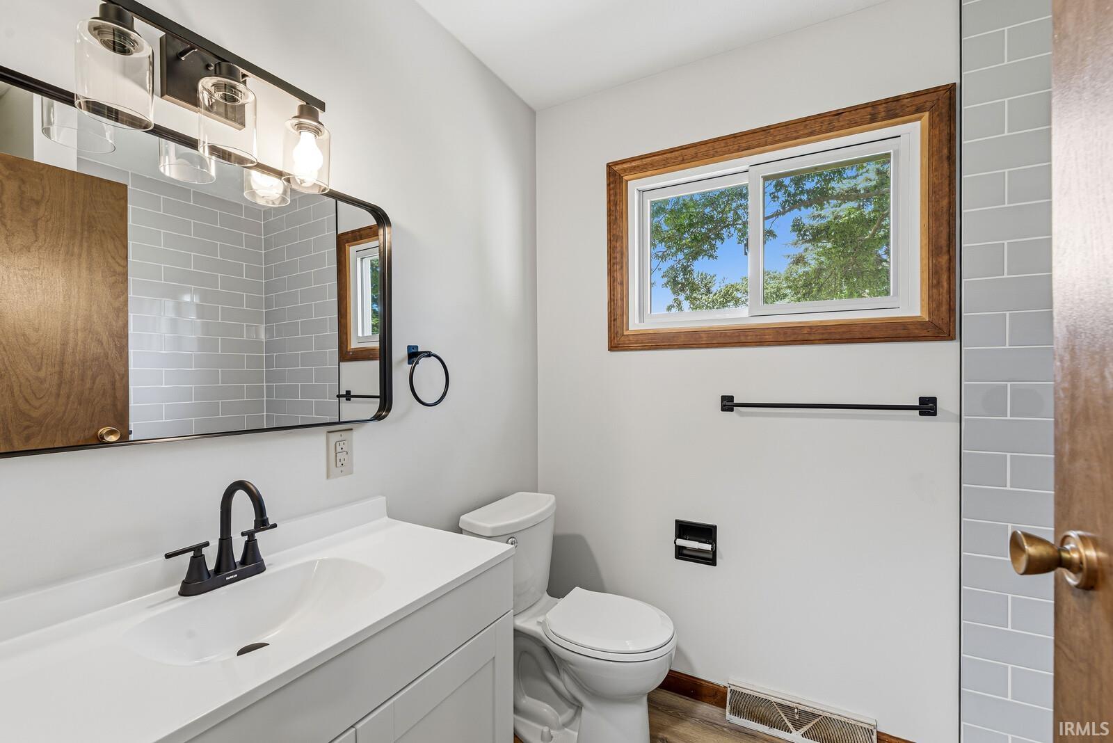 5611 Cape Cod Lane South Bend IN 46614