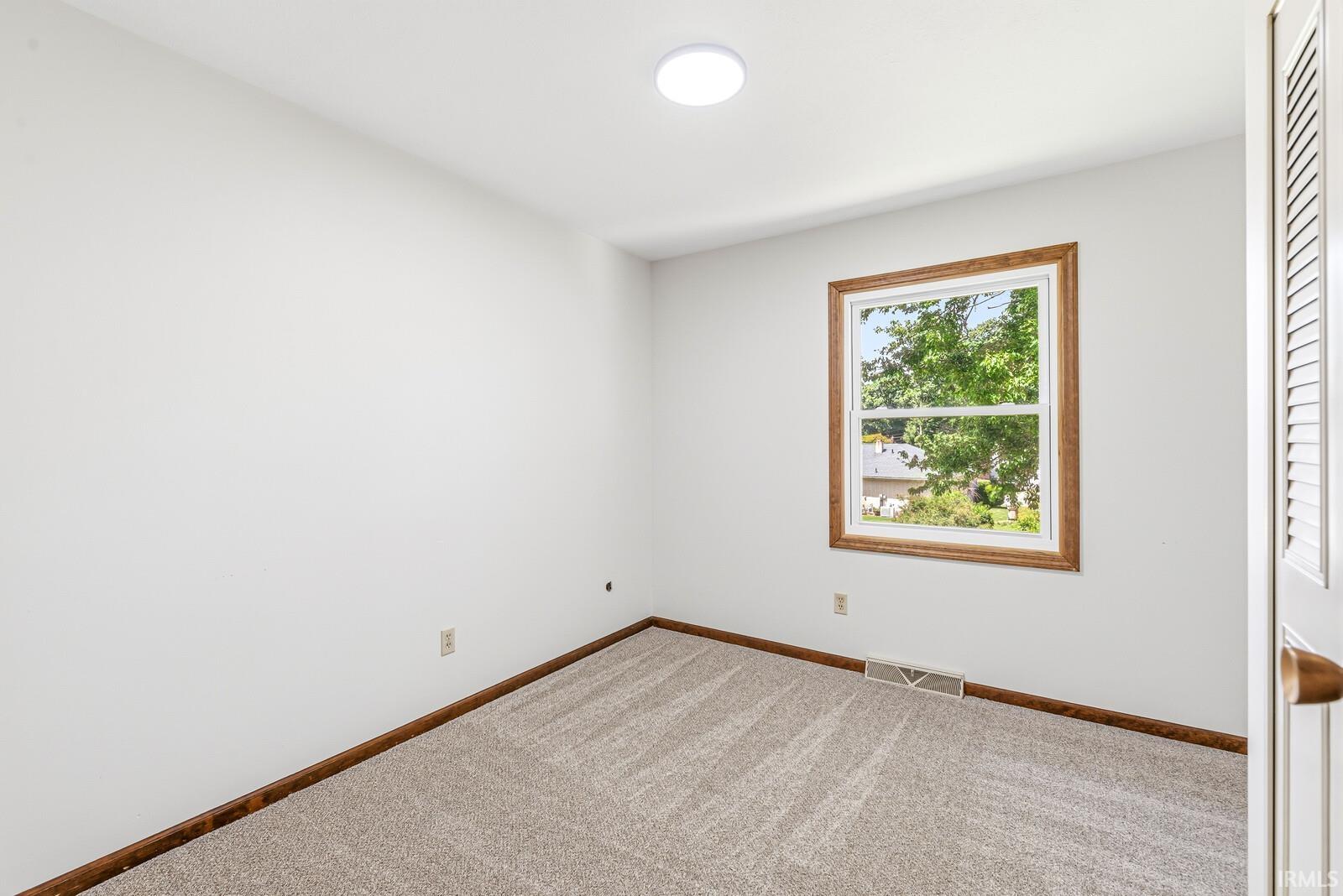 5611 Cape Cod Lane South Bend IN 46614