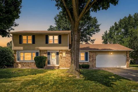 5611 Cape Cod Lane South Bend IN 46614