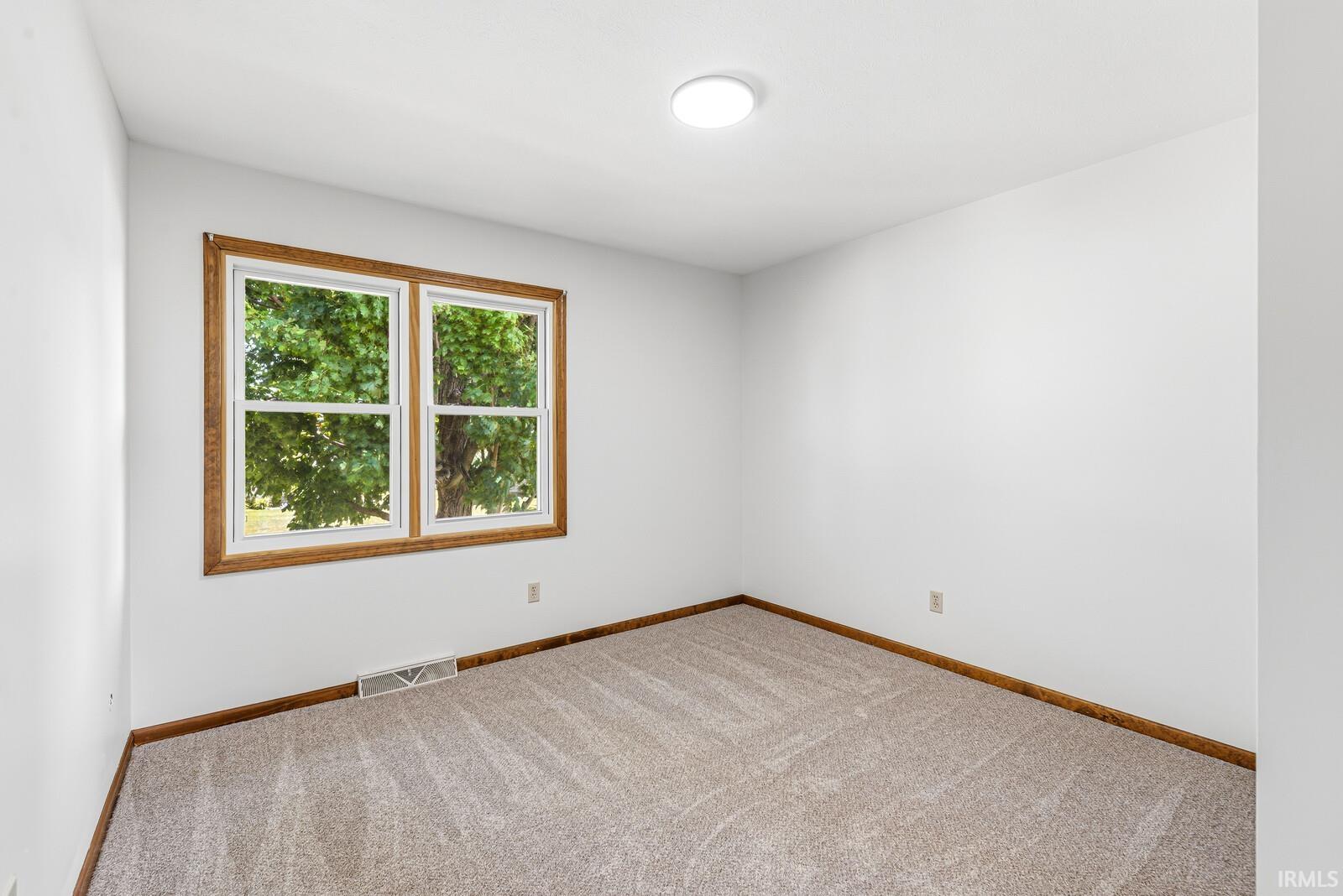 5611 Cape Cod Lane South Bend IN 46614
