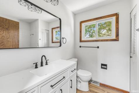 5611 Cape Cod Lane South Bend IN 46614