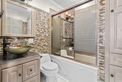 12 Clamme Court Hartford City IN 47348