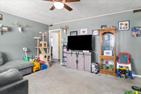 305 E St Rd 64 Road Winslow IN 47598