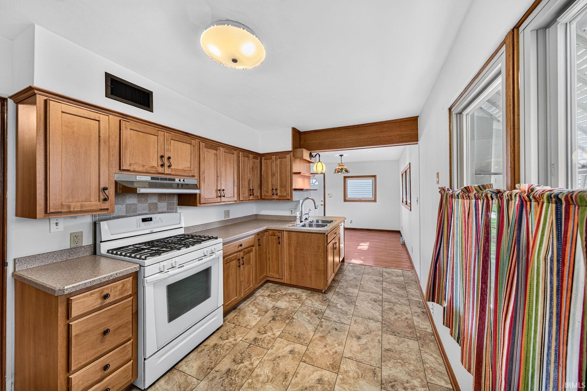2121 Homewood Avenue Mishawaka IN 46544