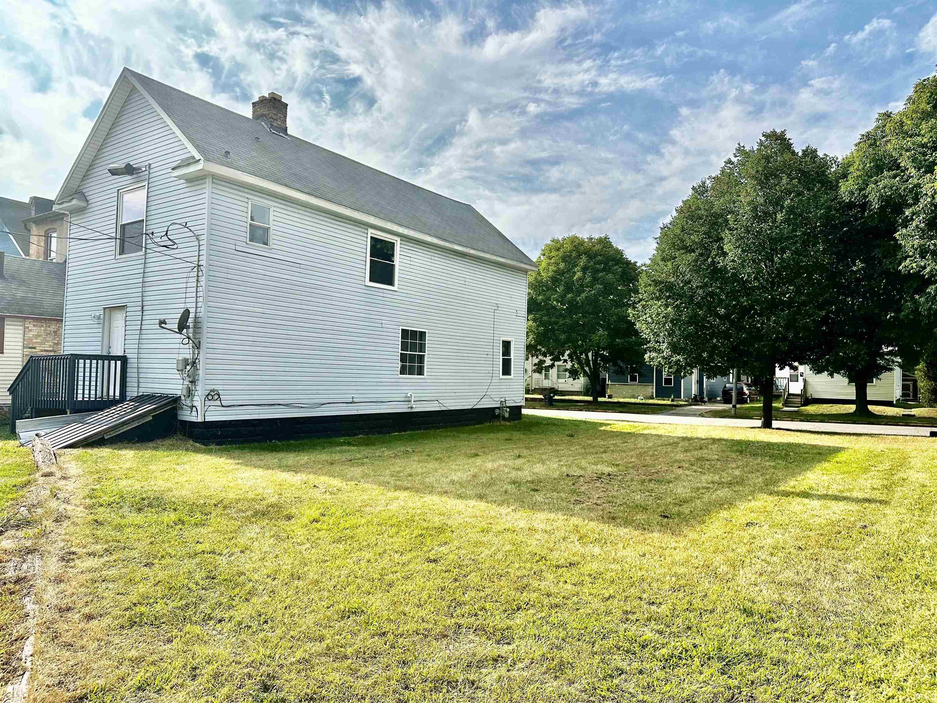 225 W Washington Elkhart IN 46516
