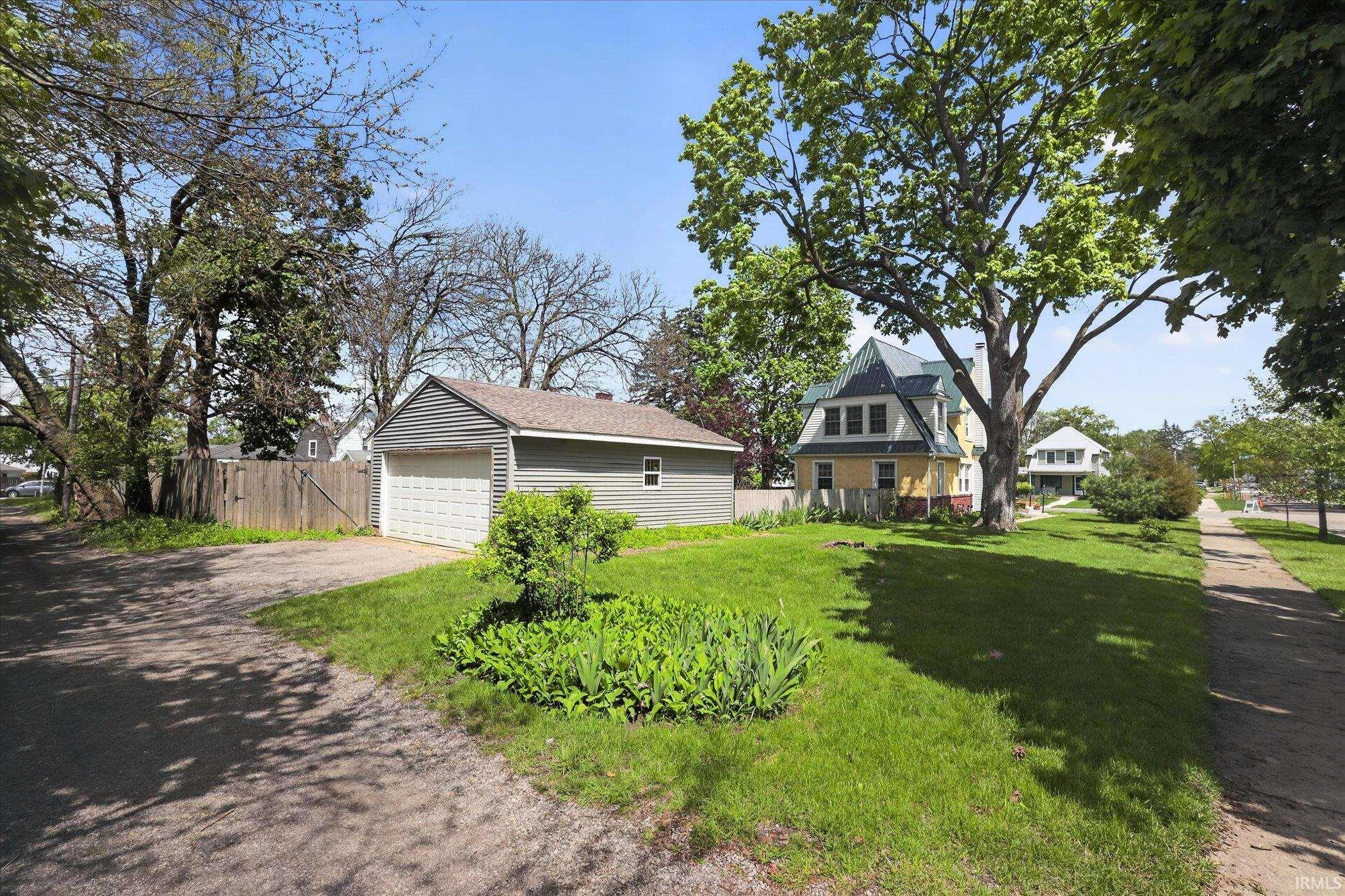 2617 Erskine Boulevard South Bend IN 46614