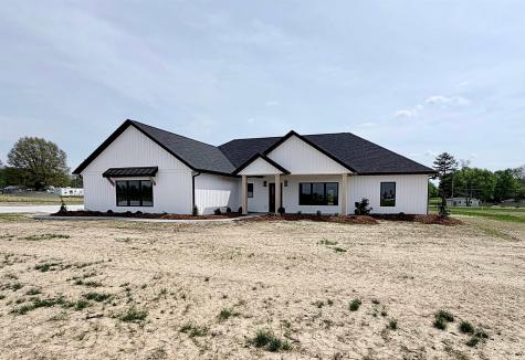 134 Garrett Avenue Loogootee IN 47553
