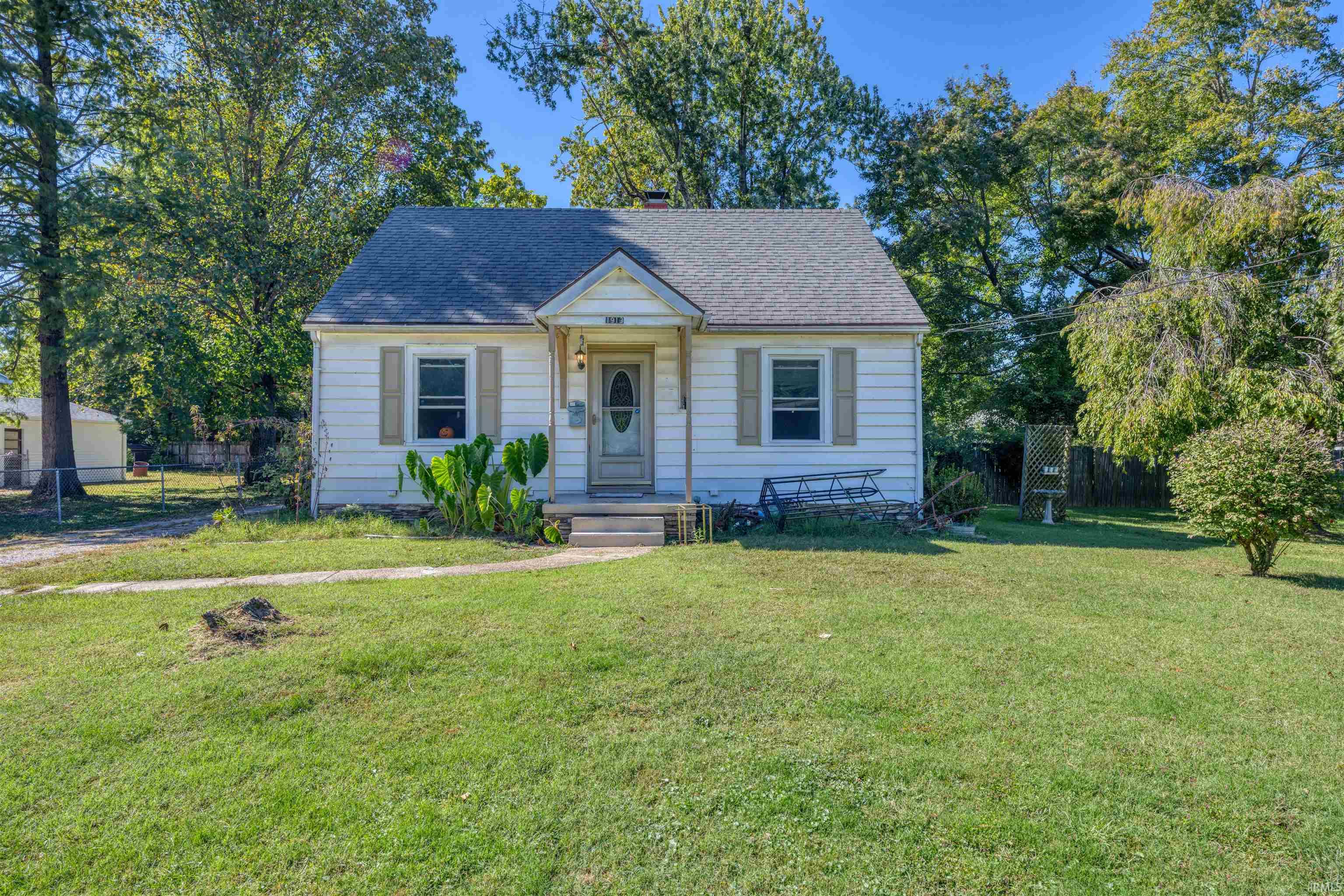 1913 Hicks Drive Evansville IN 47714