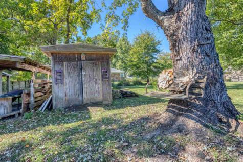 1913 Hicks Drive Evansville IN 47714