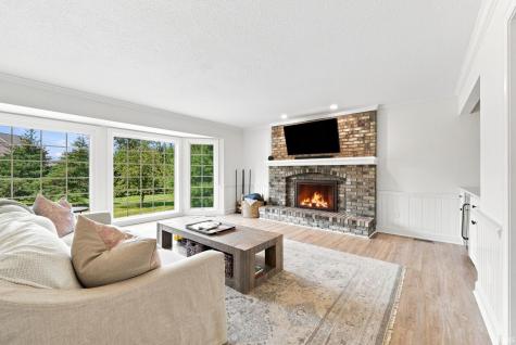 2312 Sycamore Hills Drive Fort Wayne IN 46814