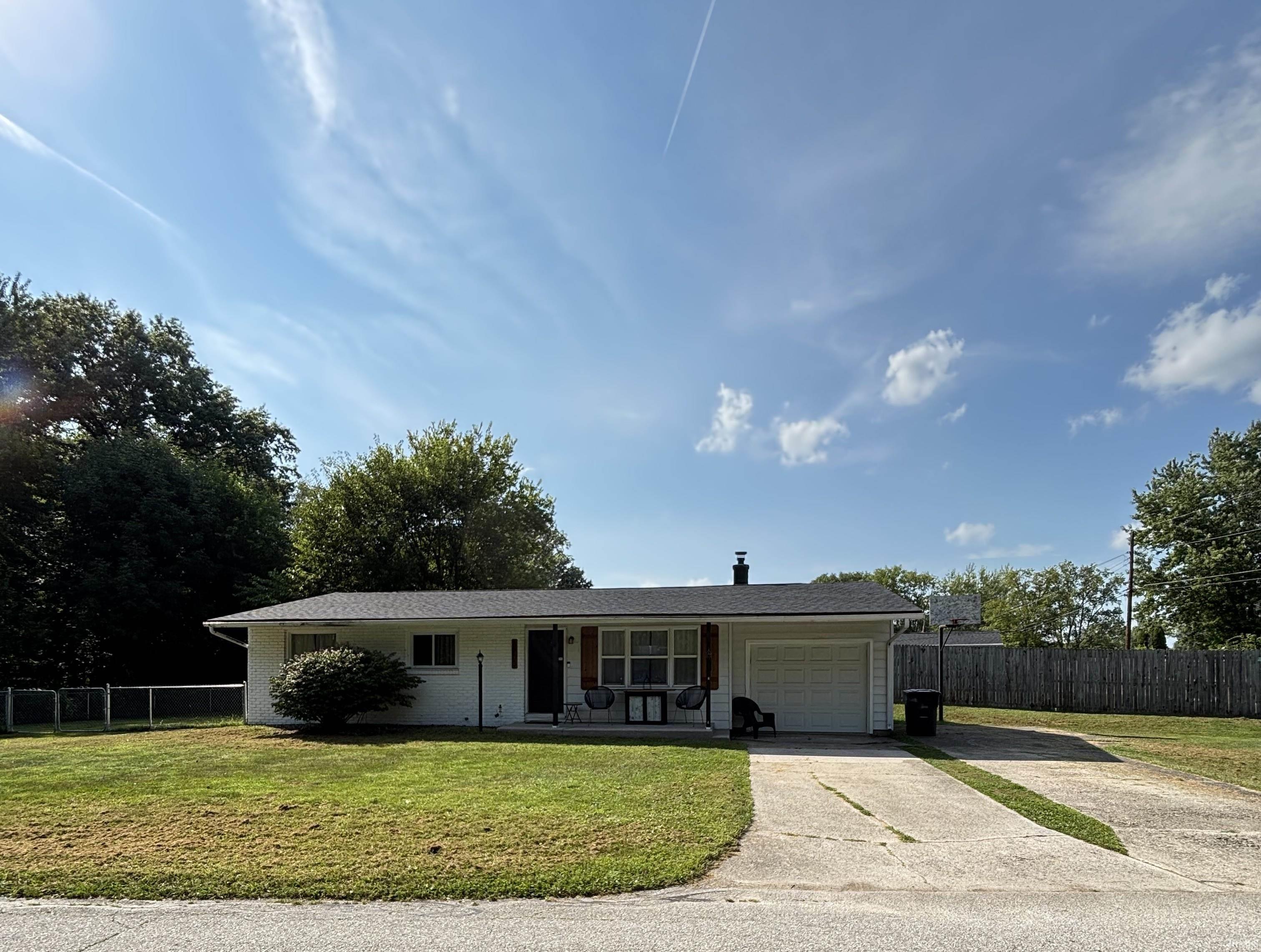 8203 Seward Lane Fort Wayne IN 46835