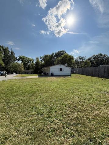 8203 Seward Lane Fort Wayne IN 46835