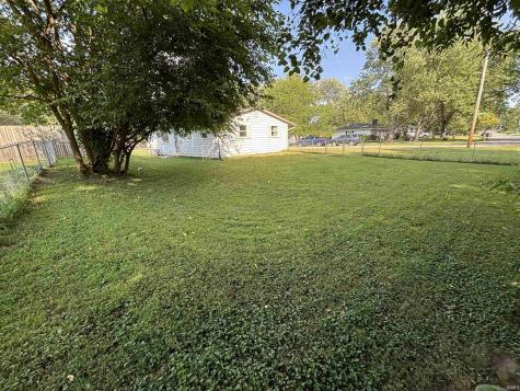 8203 Seward Lane Fort Wayne IN 46835