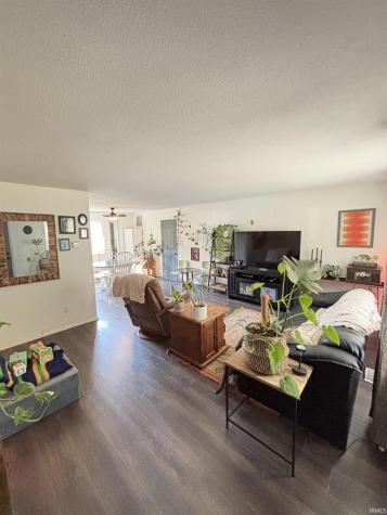 8203 Seward Lane Fort Wayne IN 46835