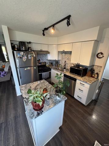 8203 Seward Lane Fort Wayne IN 46835