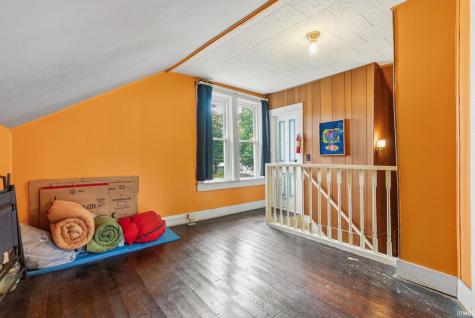 103 W Wayne Street Pierceton IN 46562