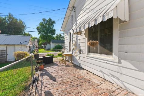 103 W Wayne Street Pierceton IN 46562