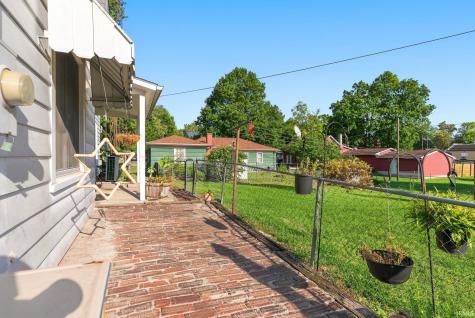 103 W Wayne Street Pierceton IN 46562