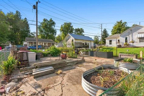 103 W Wayne Street Pierceton IN 46562