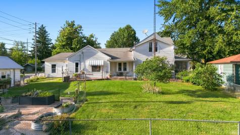 103 W Wayne Street Pierceton IN 46562