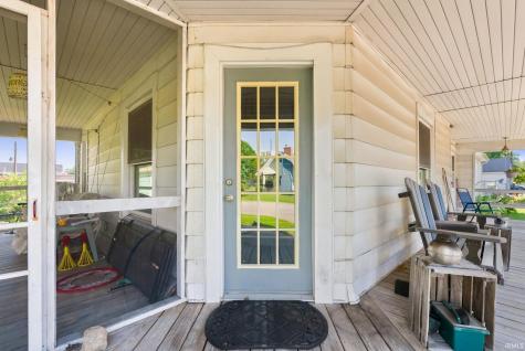 103 W Wayne Street Pierceton IN 46562