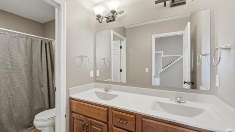 1568 White Coral Court Fort Wayne IN 46814