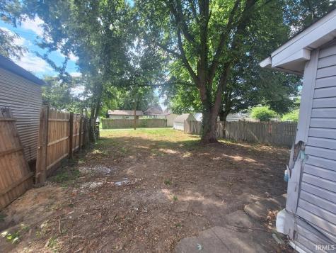 2209 E Lynn Street Anderson IN 46016