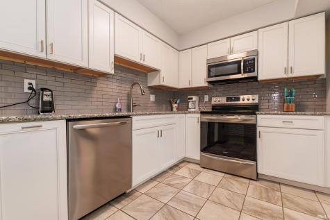8904 W Lonebeech Drive Muncie IN 47304