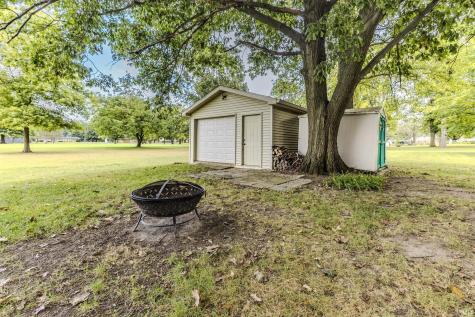 8904 W Lonebeech Drive Muncie IN 47304