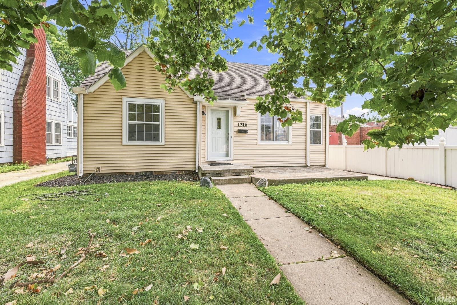 1216 Longfellow Avenue South Bend IN 46615