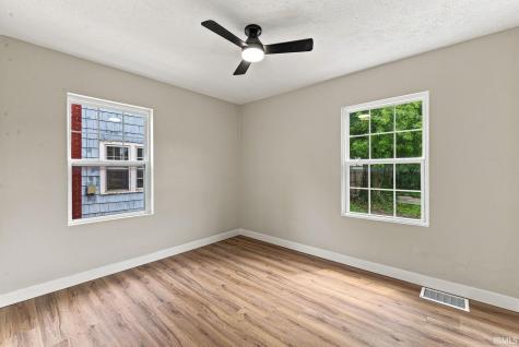 1216 Longfellow Avenue South Bend IN 46615