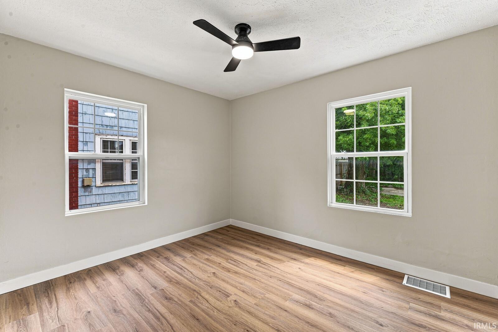 1216 Longfellow Avenue South Bend IN 46615