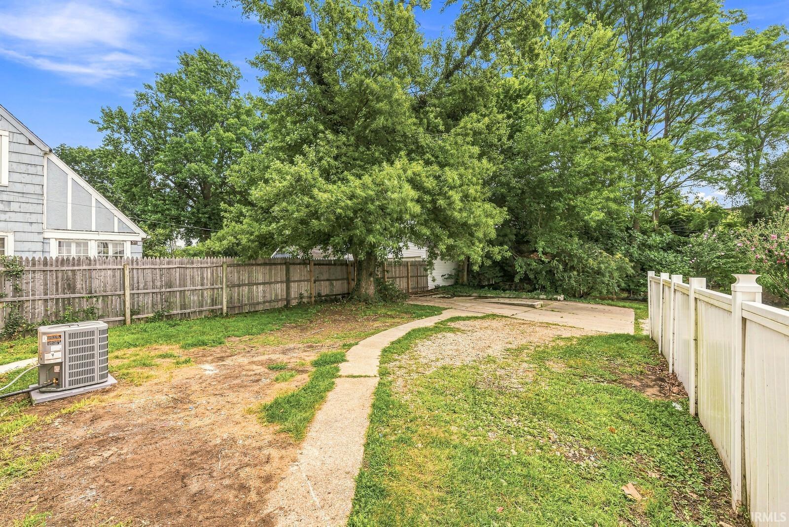 1216 Longfellow Avenue South Bend IN 46615